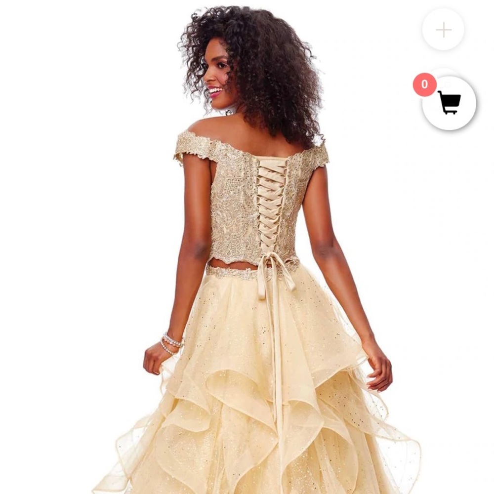 Gorgeous Clarisse Design Formal dress!